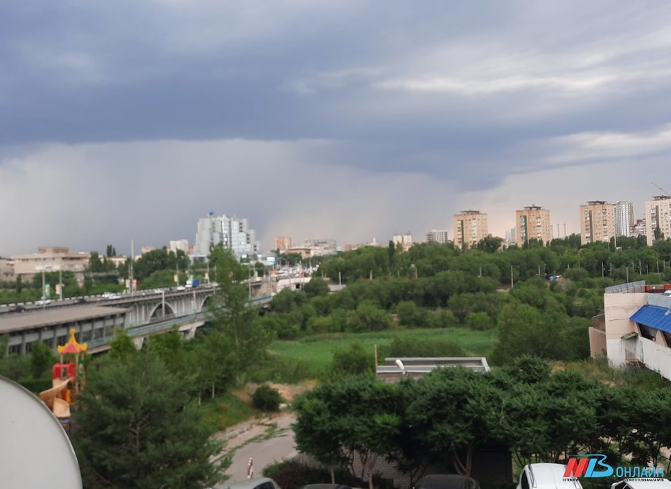 МЧС: в Волгоградской области ожидаются ливни и штормовой ветер